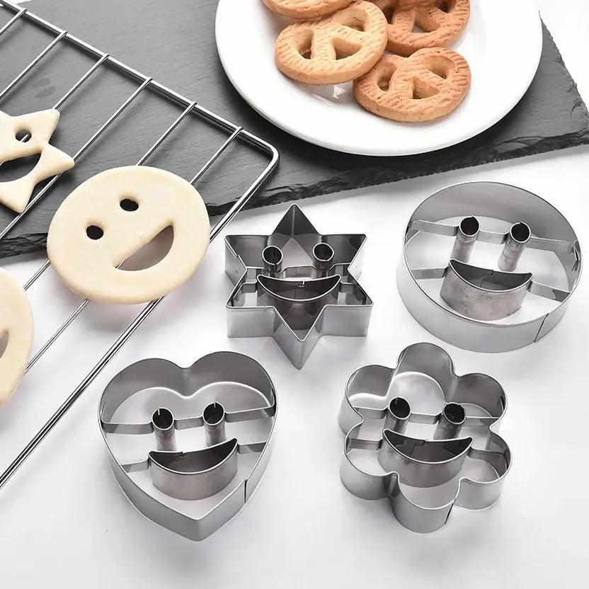 4-Piece Stainless Steel Smiling Face Cookie Cutter Set – Fun Smiley Biscuit Cutters